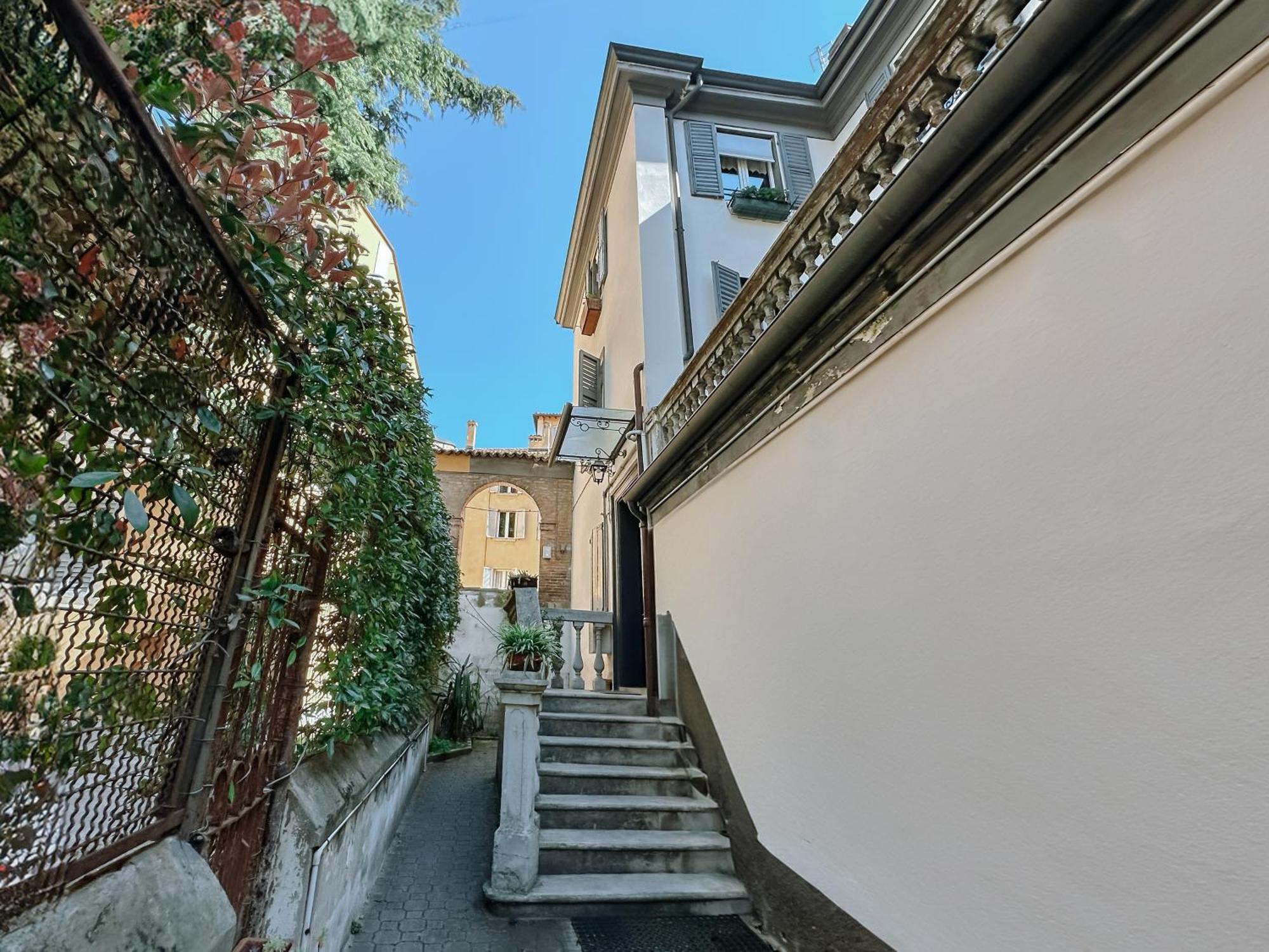Ferienwohnung Free Parking - Modena Prestige, La Porta Sul Centro Exterior foto